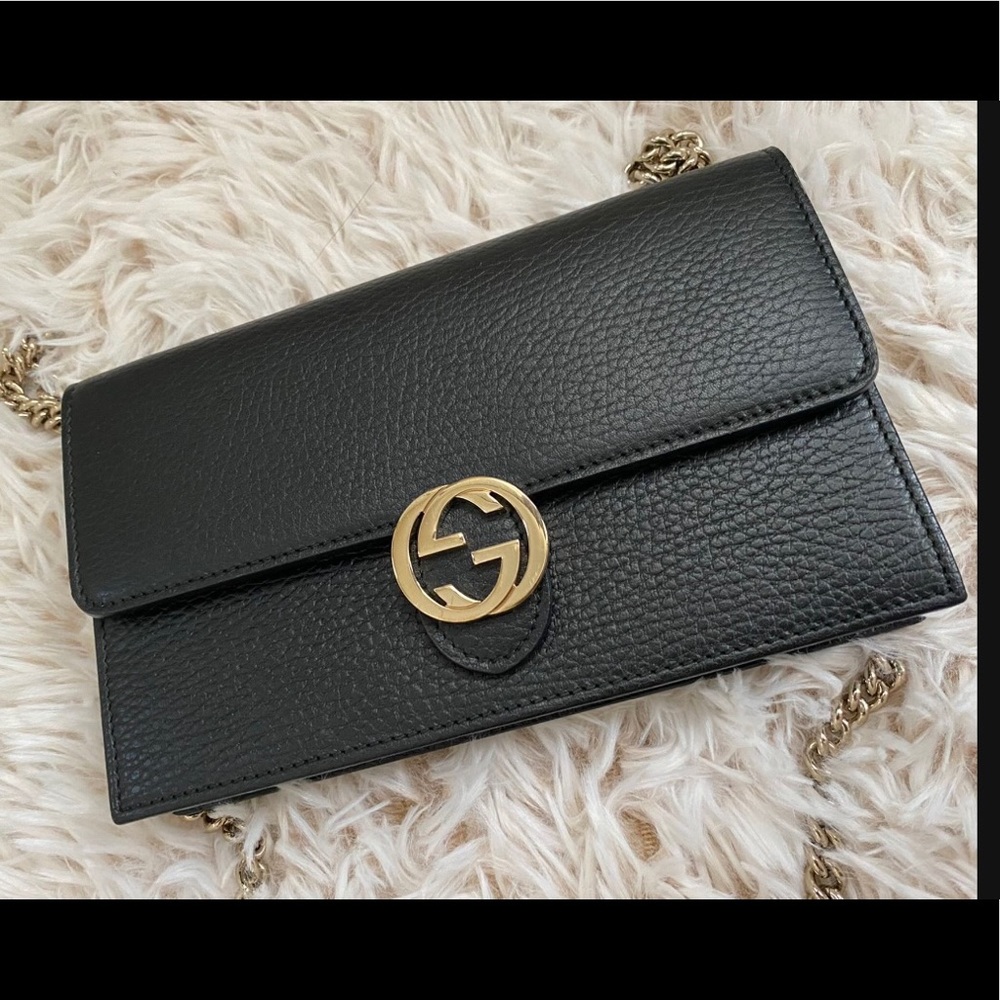 Gucci purse hand bag wallet Black. Good as new!